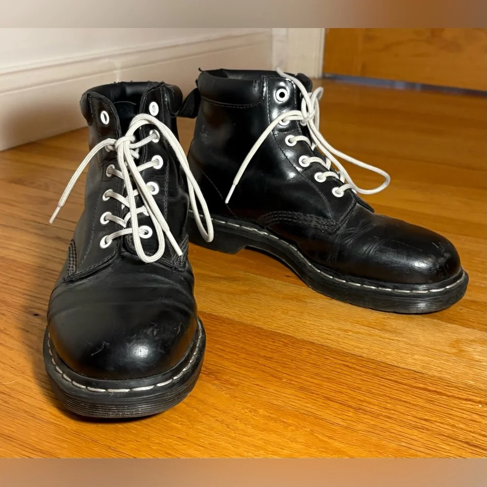 Dr. Martens Black Leather Men's Boots - Picture 3 of 5